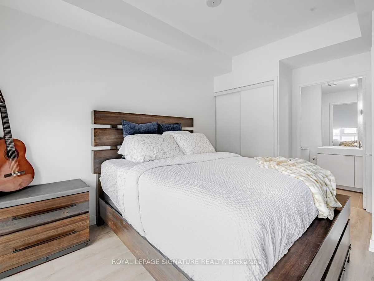 Photo 2 of Unit 707, 33 Helendale Avenue, Toronto, Yonge-Eglinton — HOMEH
