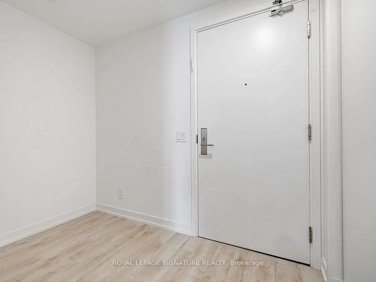 Photo 4 of Unit 707, 33 Helendale Avenue, Toronto, Yonge-Eglinton — HOMEH