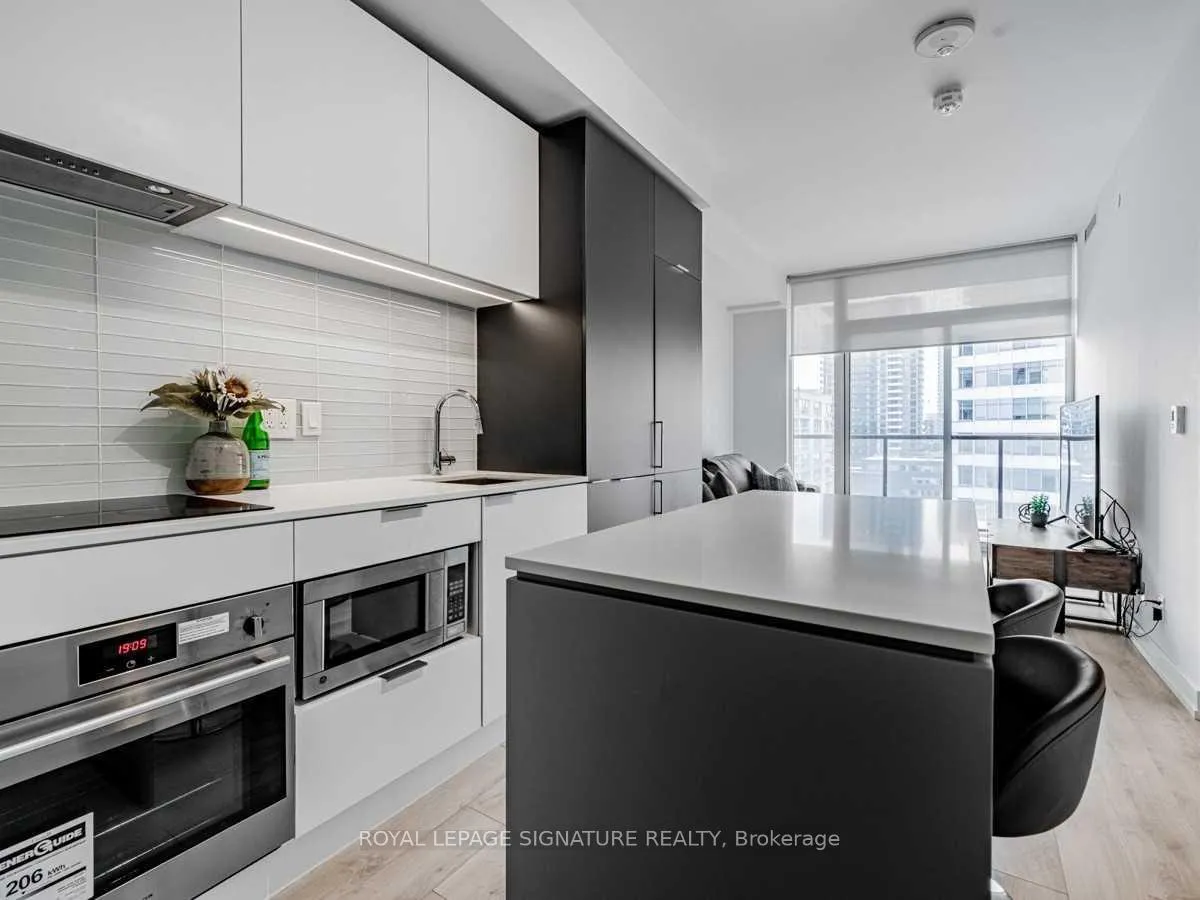Photo 11 of Unit 707, 33 Helendale Avenue, Toronto, Yonge-Eglinton — HOMEH
