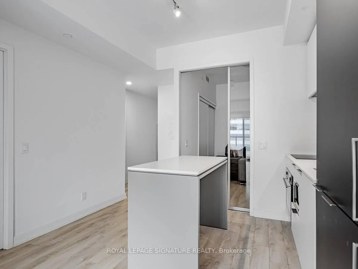 Photo 13 of Unit 707, 33 Helendale Avenue, Toronto, Yonge-Eglinton — HOMEH
