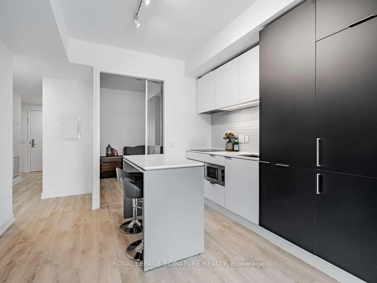 Photo 15 of Unit 707, 33 Helendale Avenue, Toronto, Yonge-Eglinton — HOMEH