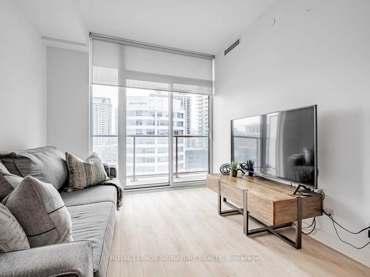 Photo 17 of Unit 707, 33 Helendale Avenue, Toronto, Yonge-Eglinton — HOMEH
