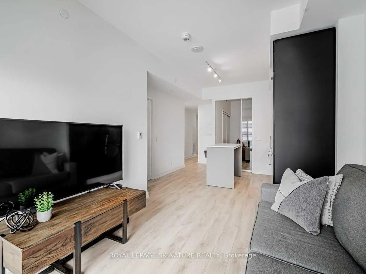 Photo 18 of Unit 707, 33 Helendale Avenue, Toronto, Yonge-Eglinton — HOMEH