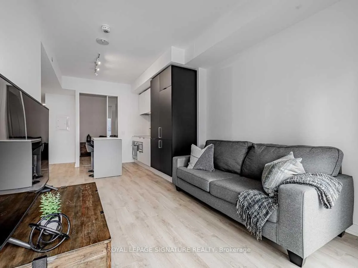 Photo 19 of Unit 707, 33 Helendale Avenue, Toronto, Yonge-Eglinton — HOMEH
