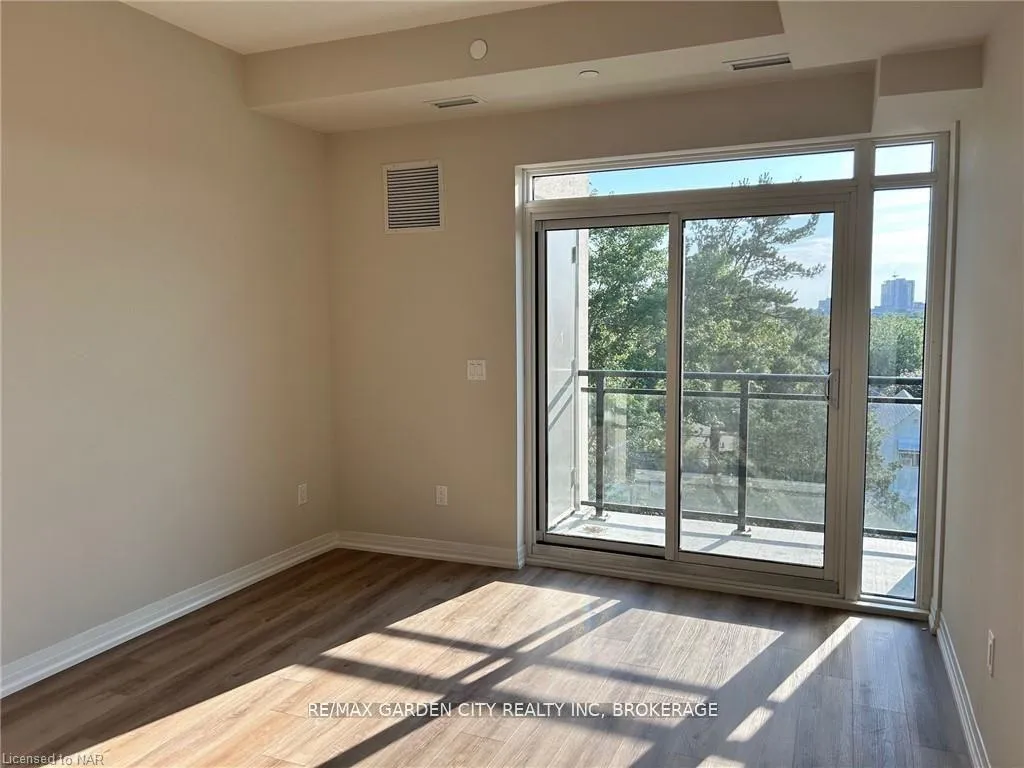 Photo 10 of Unit 0438, 50 Herrick Avenue, St. Catharines, Oakdale — HOMEH