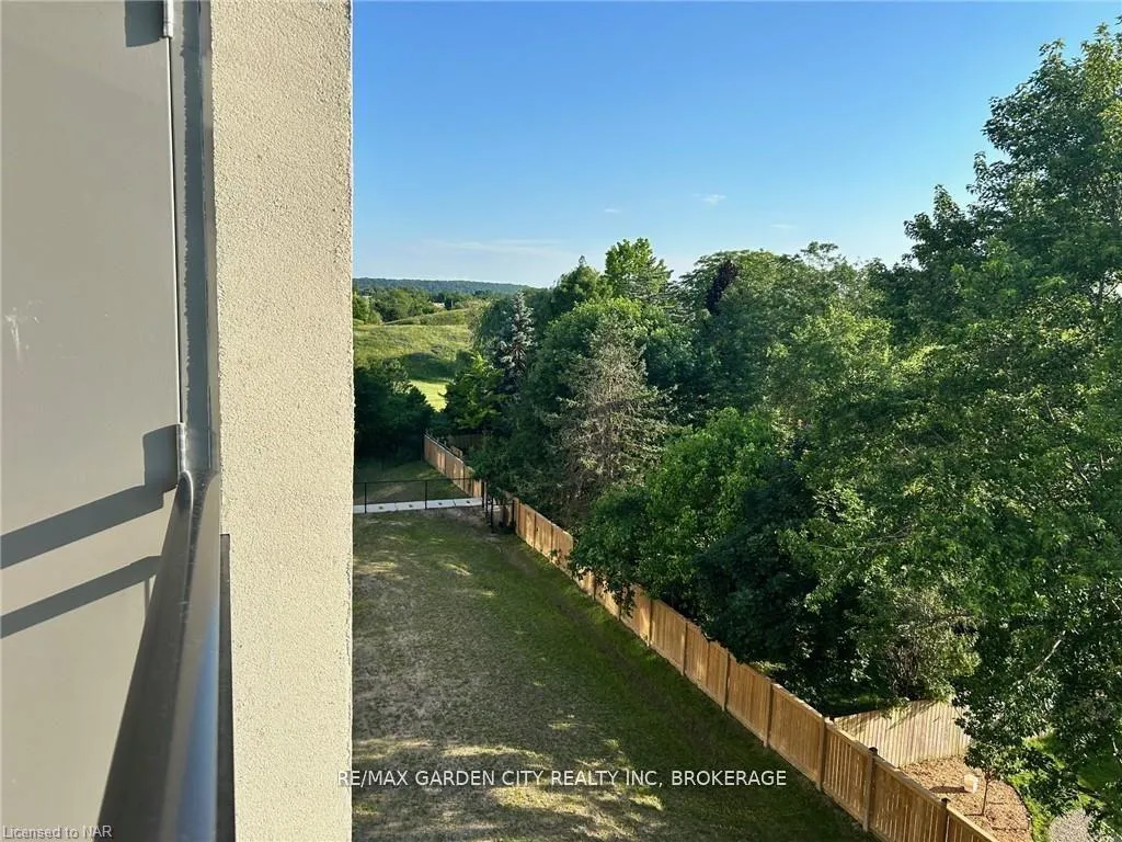 Photo 12 of Unit 0438, 50 Herrick Avenue, St. Catharines, Oakdale — HOMEH