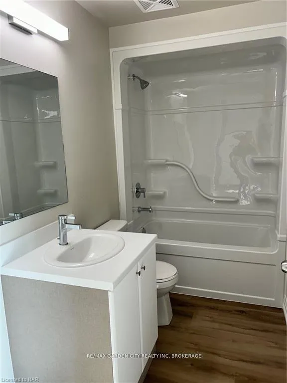 Photo 16 of Unit 0438, 50 Herrick Avenue, St. Catharines, Oakdale — HOMEH
