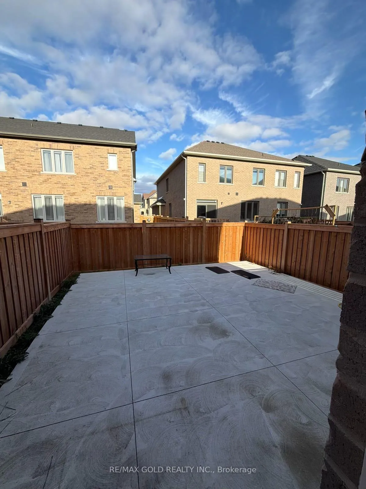 Photo 15 of 25 Truffle Court, Brampton, Northwest Brampton — HOMEH