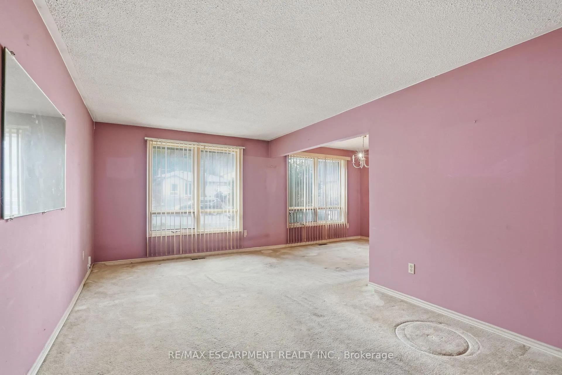 Photo 5 of 53 Sherry Lane Drive, Hamilton, Vincent — HOMEH