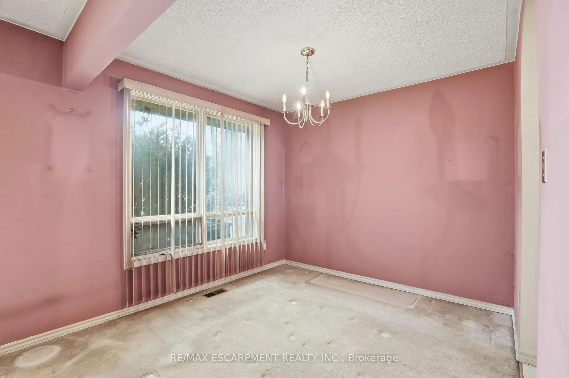 Photo 7 of 53 Sherry Lane Drive, Hamilton, Vincent — HOMEH