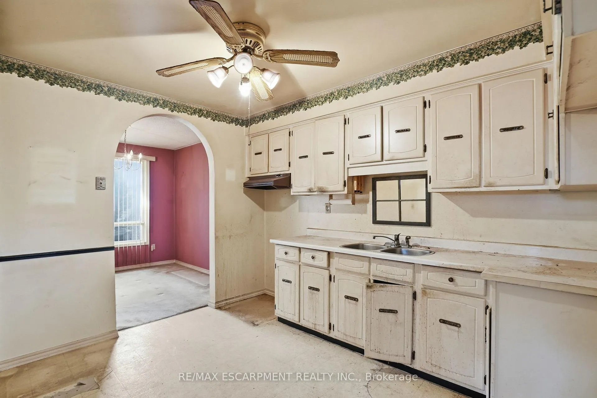 Photo 9 of 53 Sherry Lane Drive, Hamilton, Vincent — HOMEH