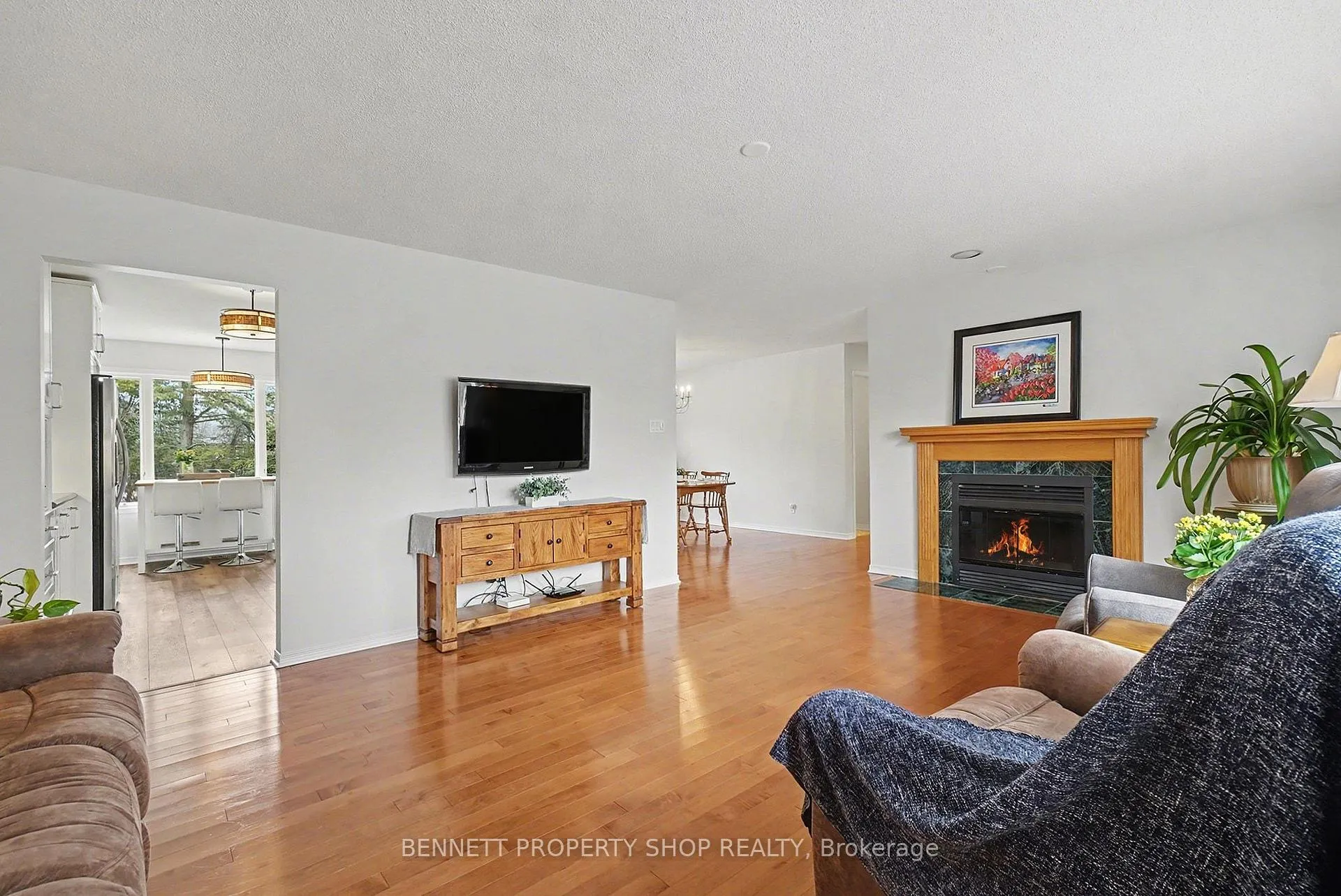 Photo 5 of 1262 Rousseau Crescent, Ottawa, Greely — HOMEH