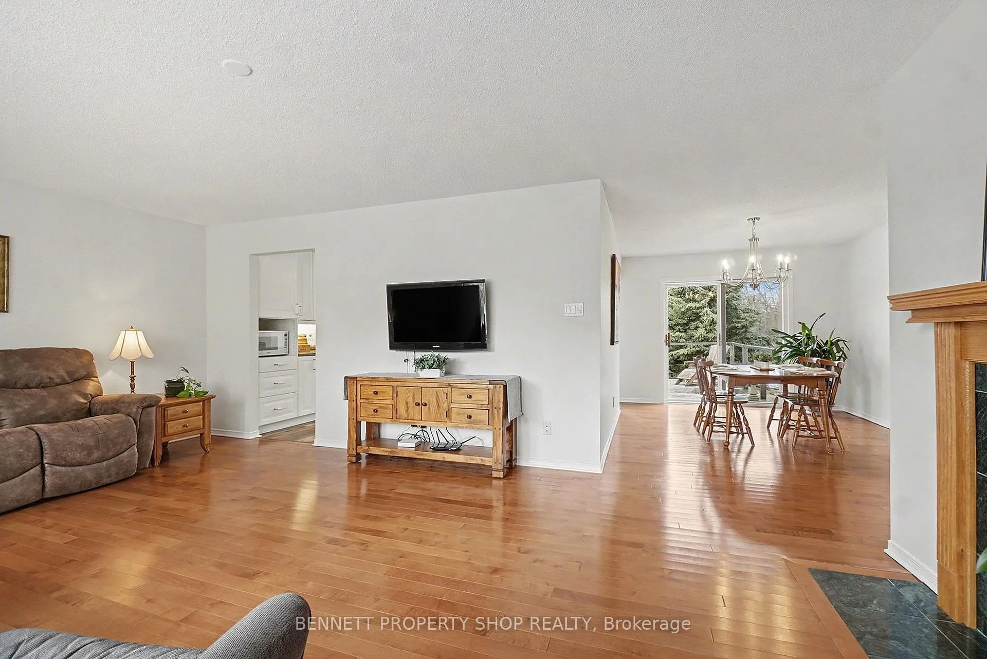 Photo 6 of 1262 Rousseau Crescent, Ottawa, Greely — HOMEH
