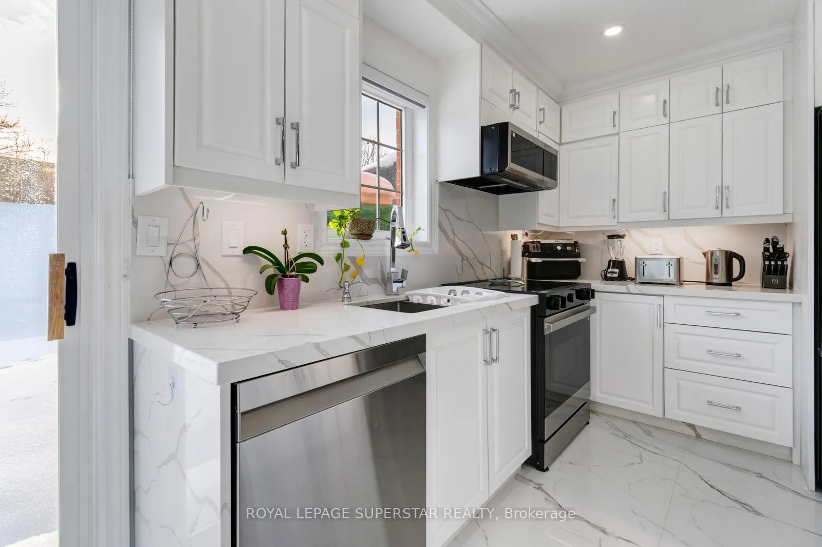 Photo 15 of 131 Checkerberry Crescent, Brampton, Sandringham-Wellington — HOMEH
