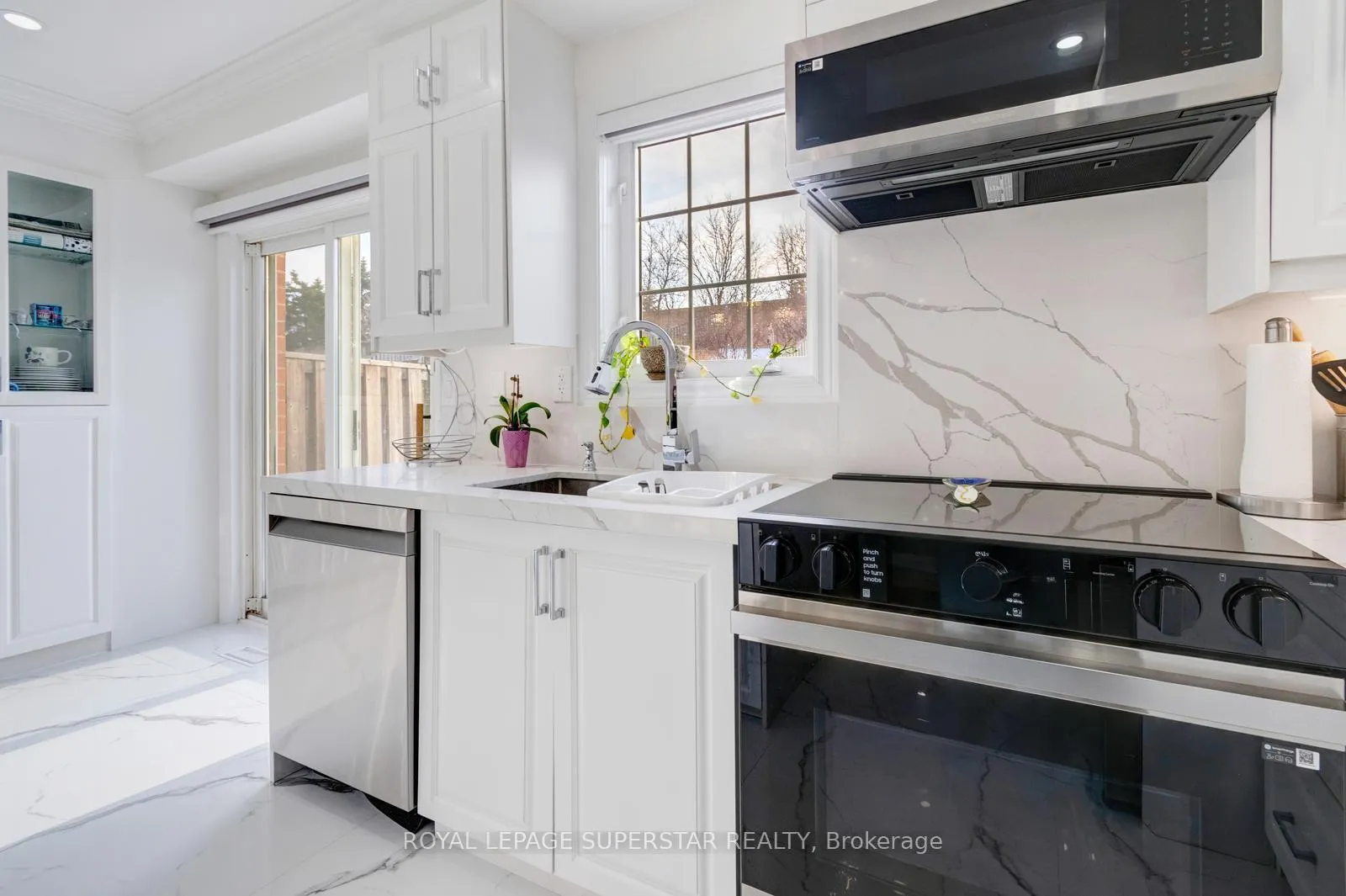 Photo 18 of 131 Checkerberry Crescent, Brampton, Sandringham-Wellington — HOMEH