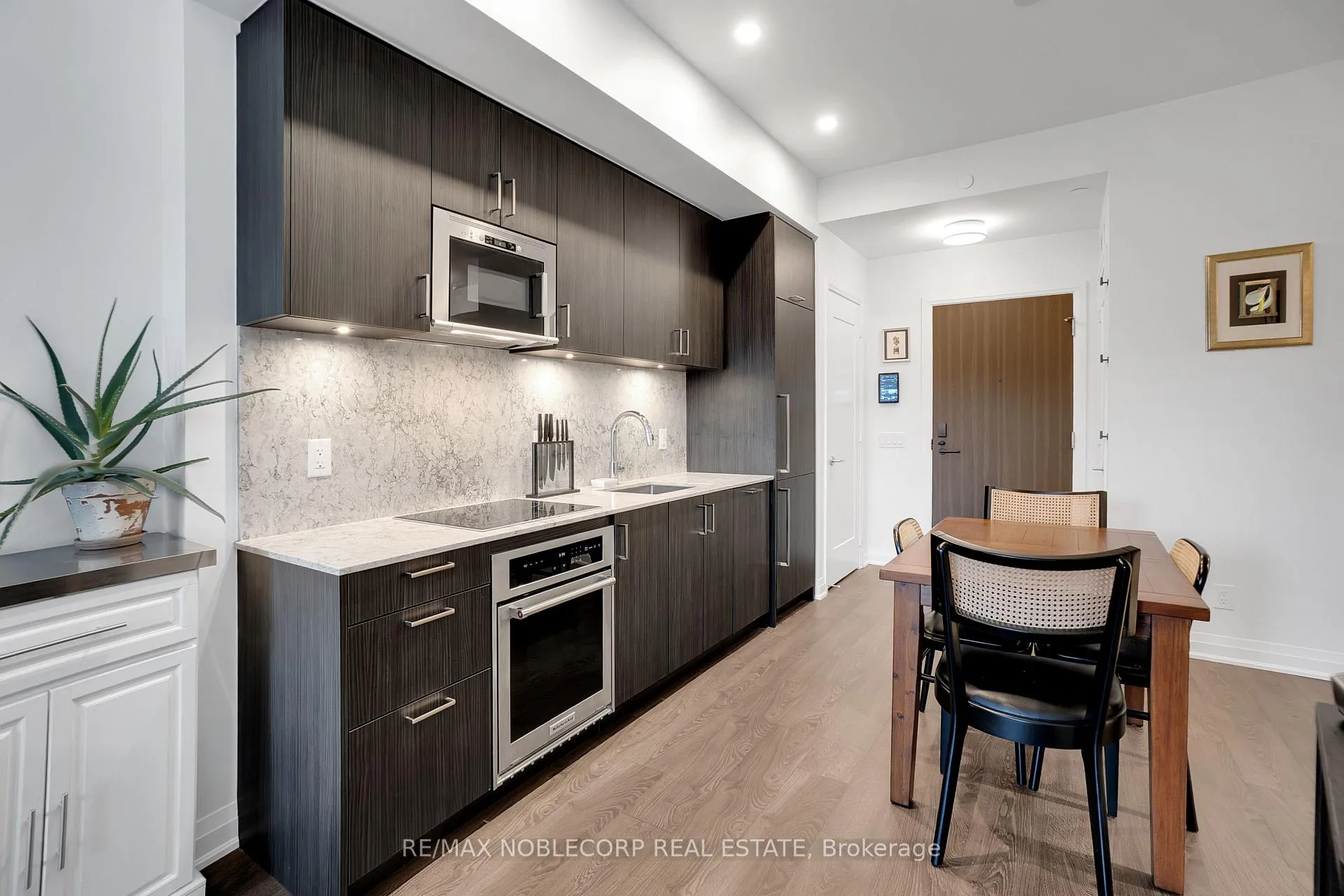 Photo 3 of Unit 531, 280 Howland Avenue, Toronto, The Annex — HOMEH