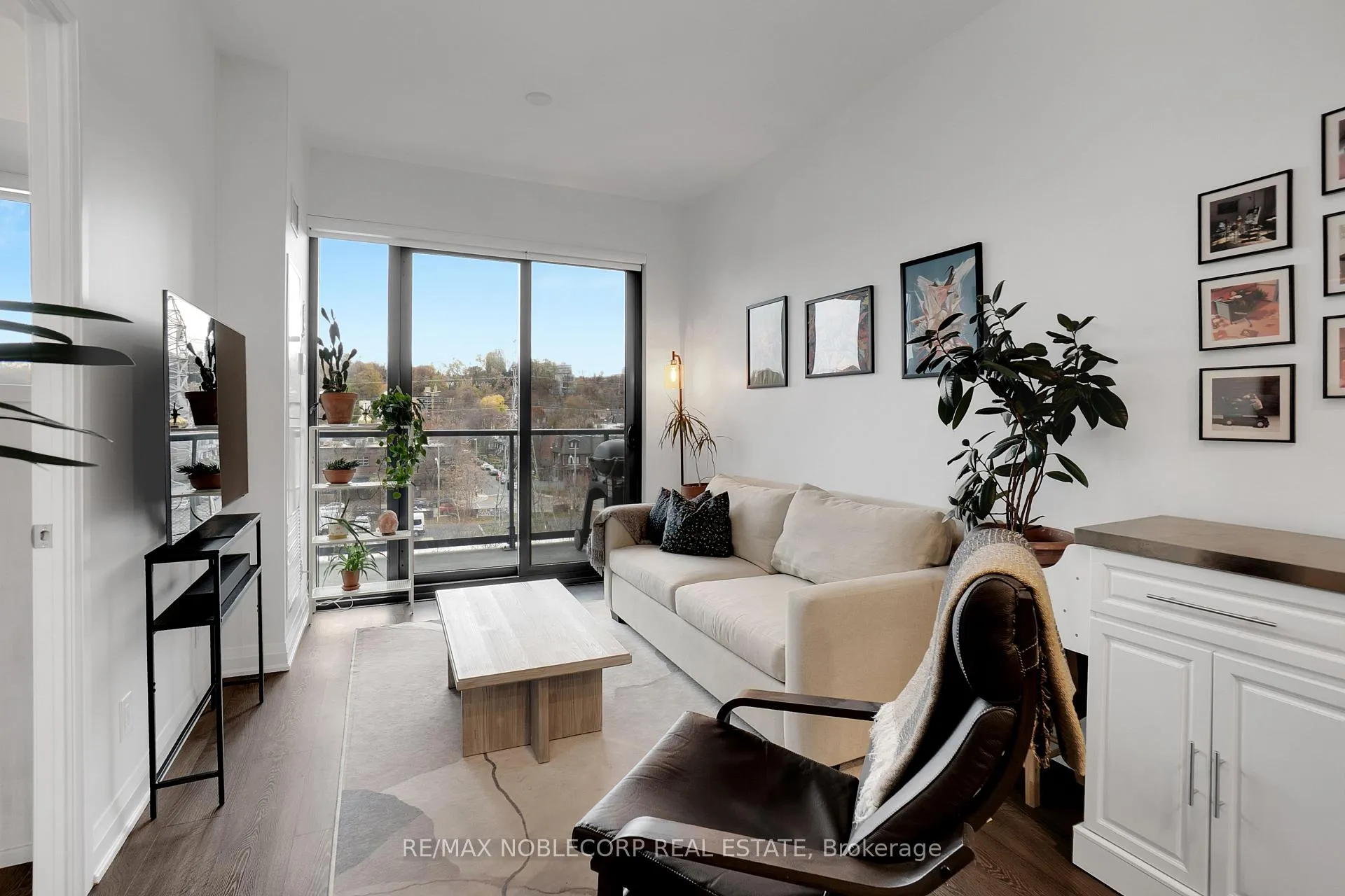 Photo 7 of Unit 531, 280 Howland Avenue, Toronto, The Annex — HOMEH