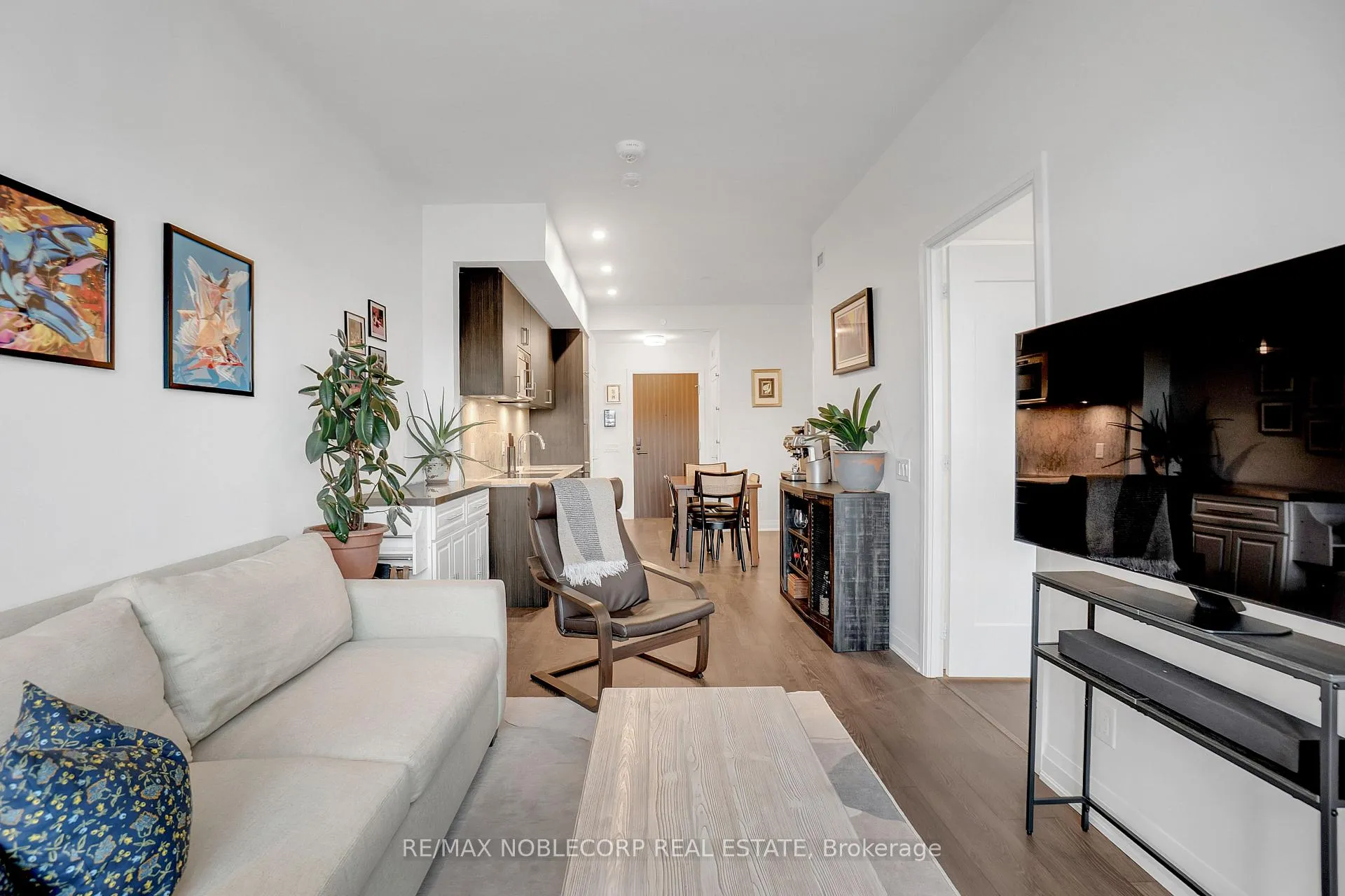 Photo 9 of Unit 531, 280 Howland Avenue, Toronto, The Annex — HOMEH