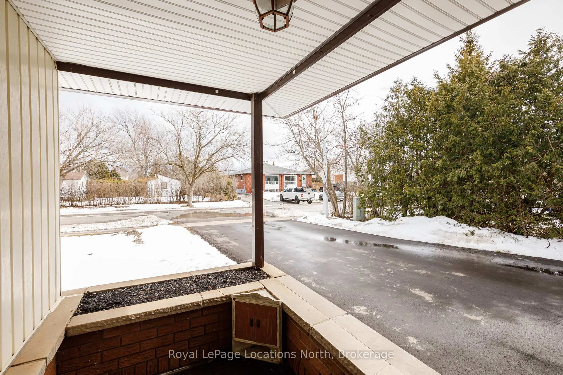 Photo 4 of 498 Spruce Street, Collingwood — HOMEH