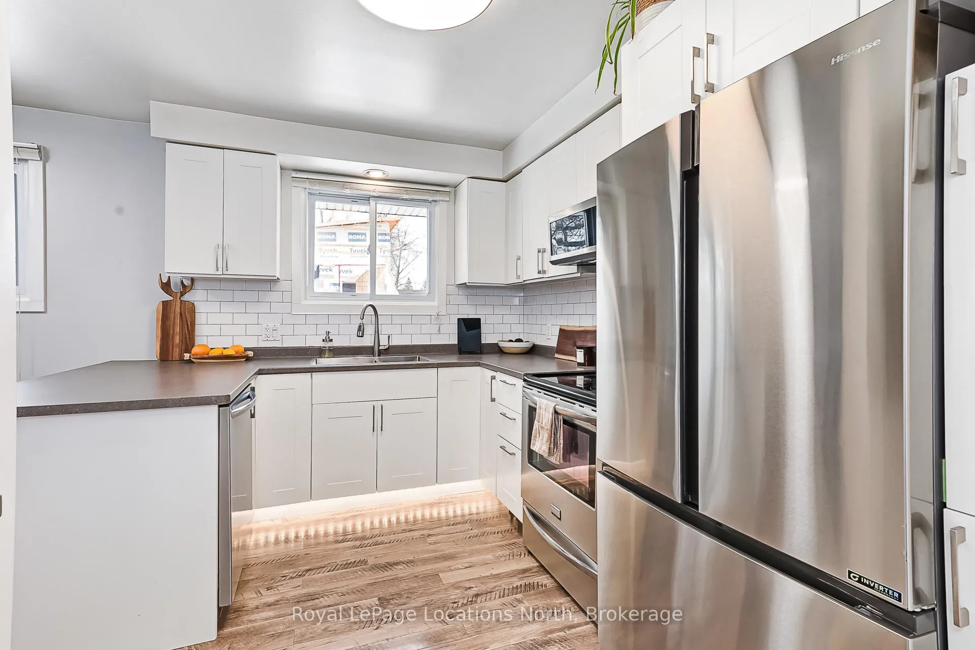 Photo 13 of 498 Spruce Street, Collingwood — HOMEH