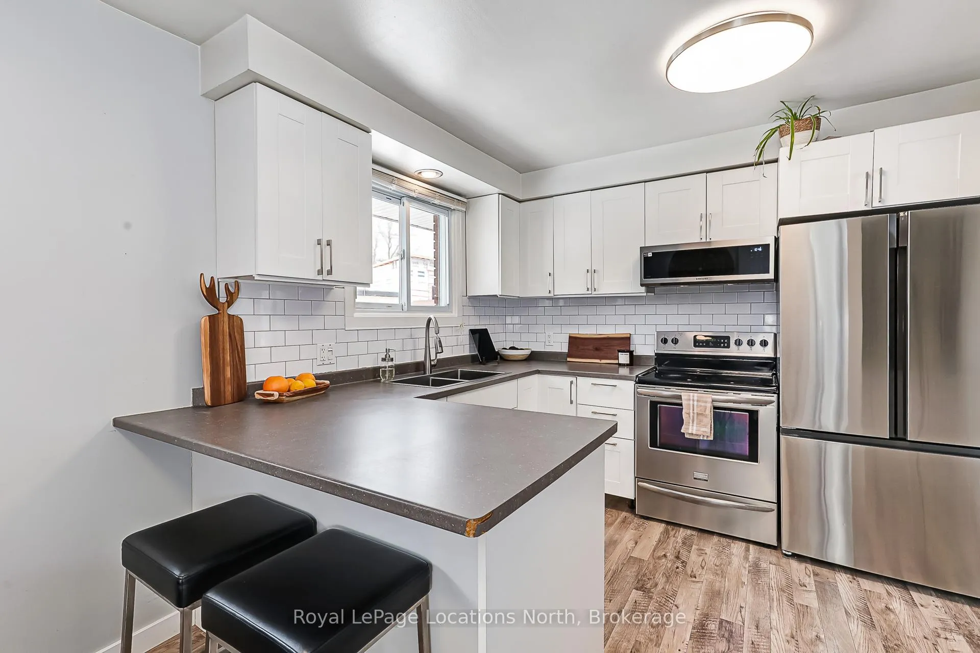Photo 16 of 498 Spruce Street, Collingwood — HOMEH