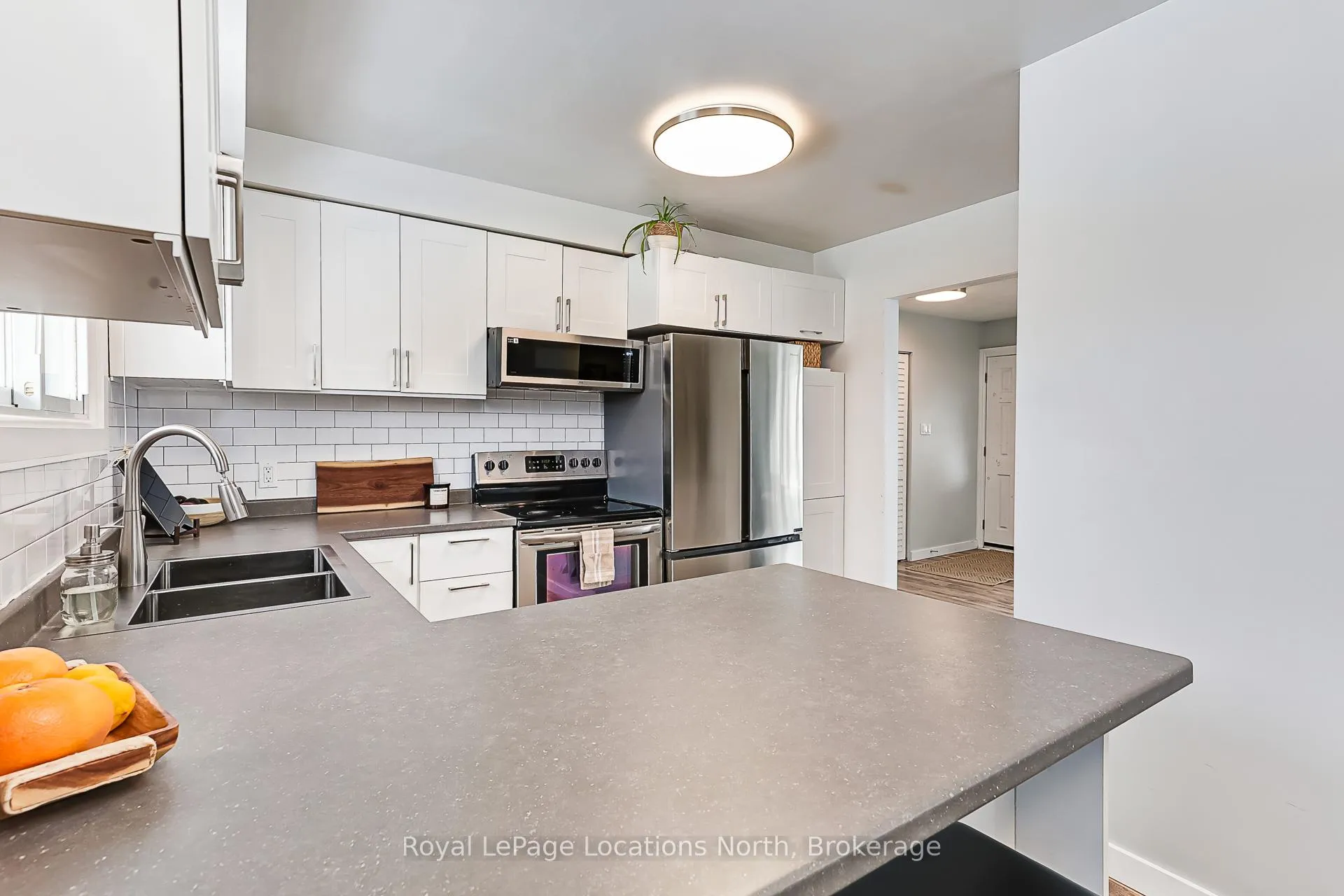 Photo 17 of 498 Spruce Street, Collingwood — HOMEH