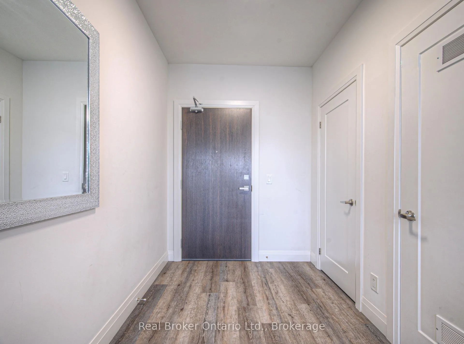 Photo 3 of Unit 705, 500 Brock Avenue, Burlington, Brant — HOMEH