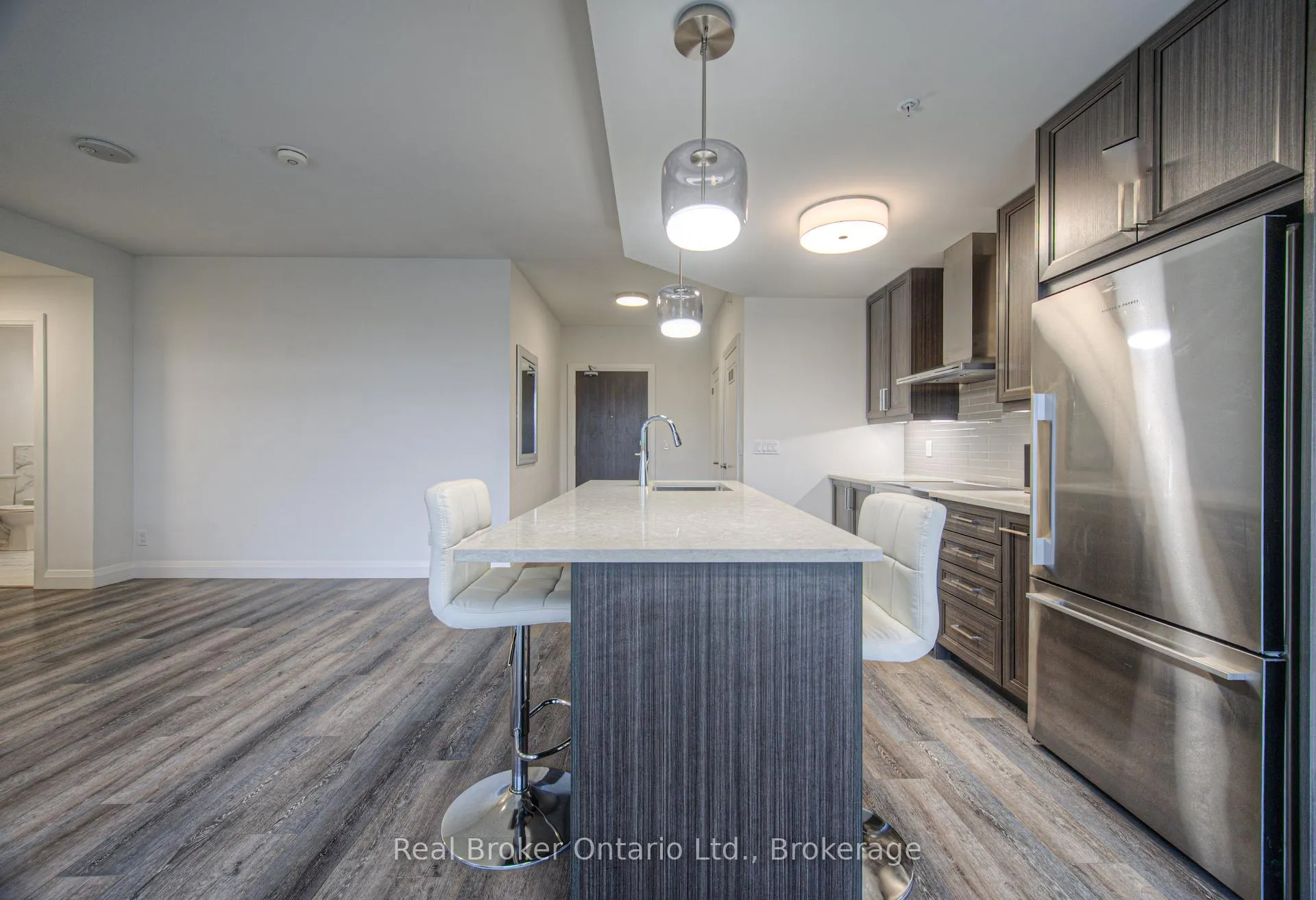 Photo 7 of Unit 705, 500 Brock Avenue, Burlington, Brant — HOMEH