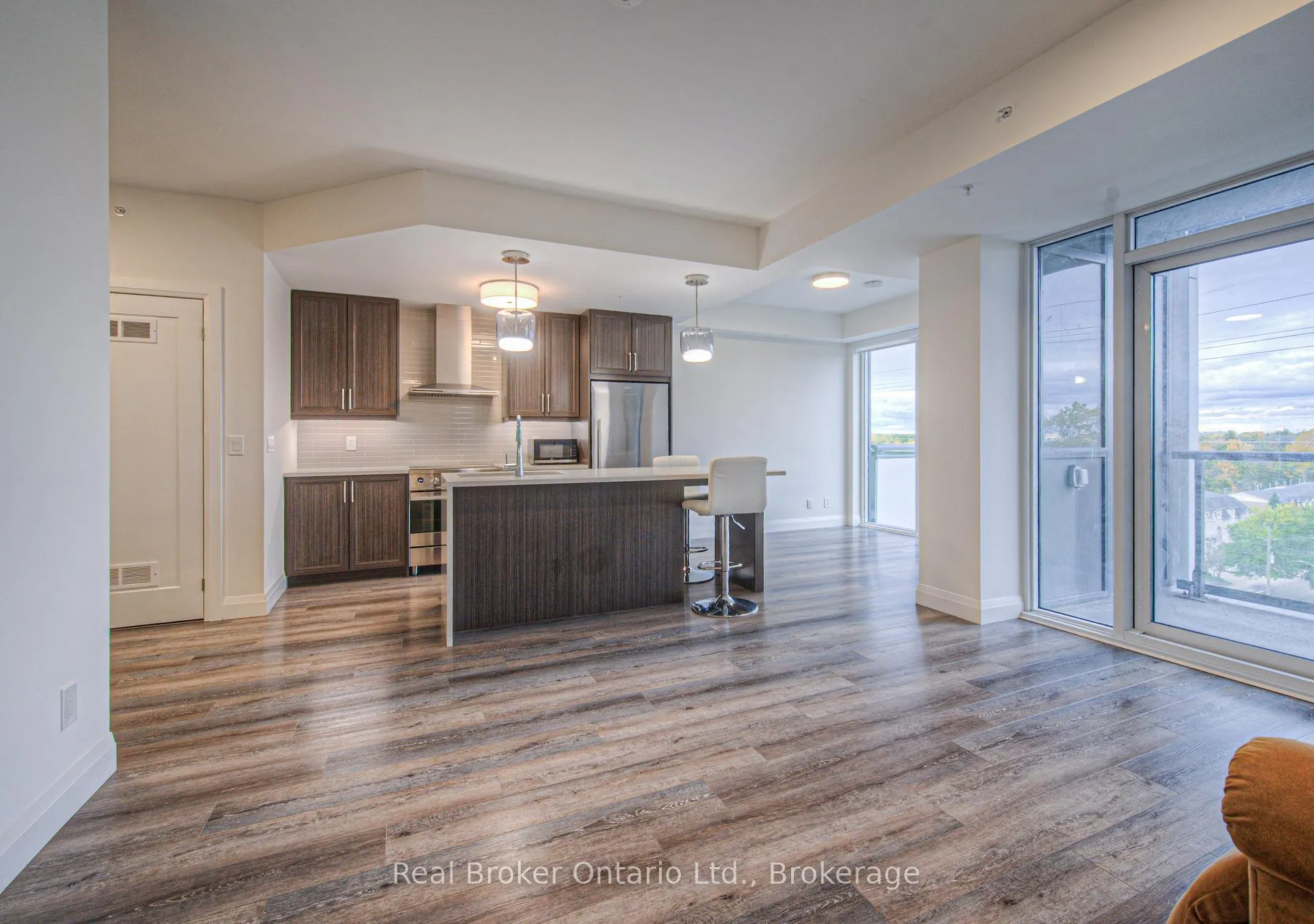 Photo 11 of Unit 705, 500 Brock Avenue, Burlington, Brant — HOMEH