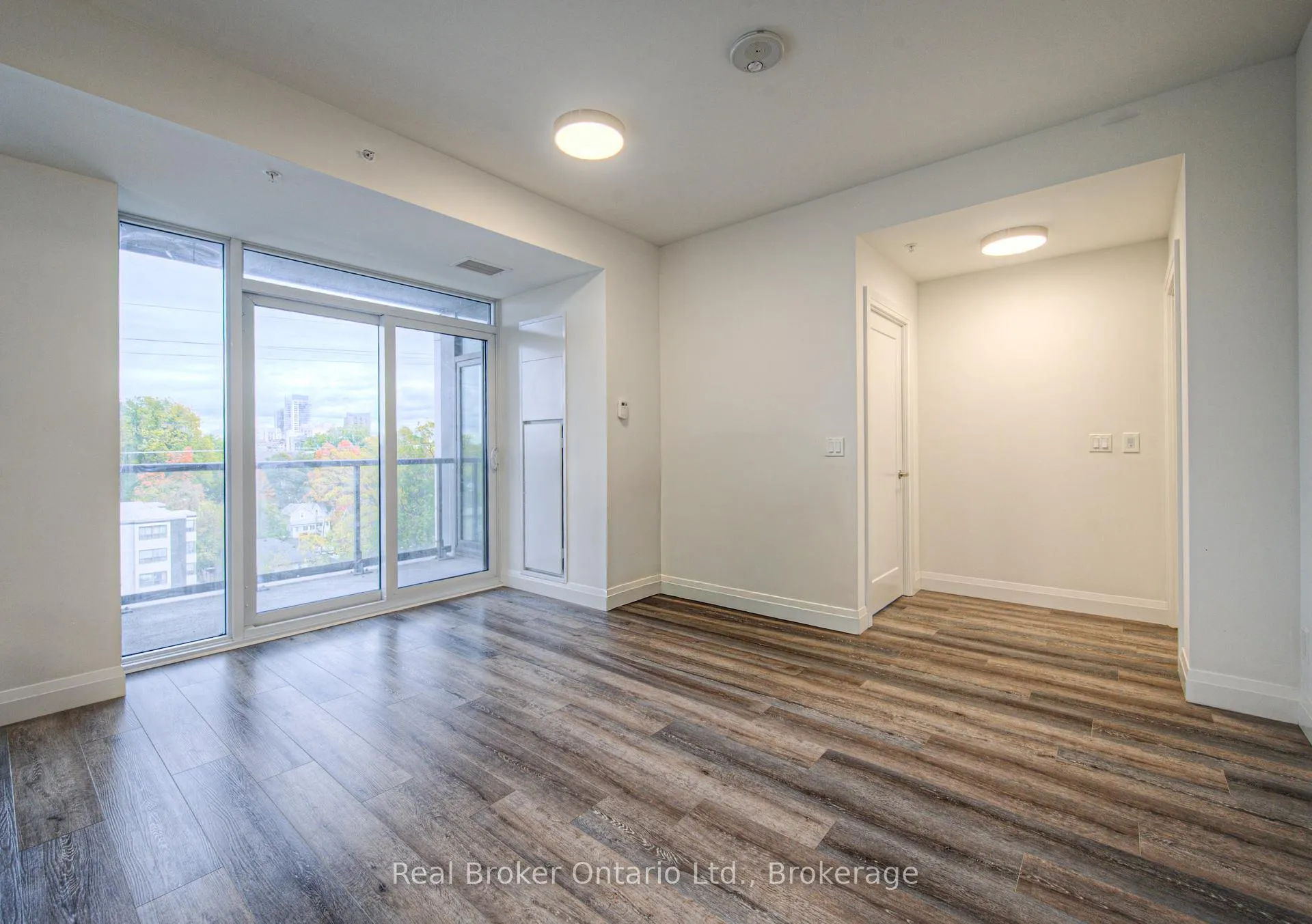 Photo 17 of Unit 705, 500 Brock Avenue, Burlington, Brant — HOMEH