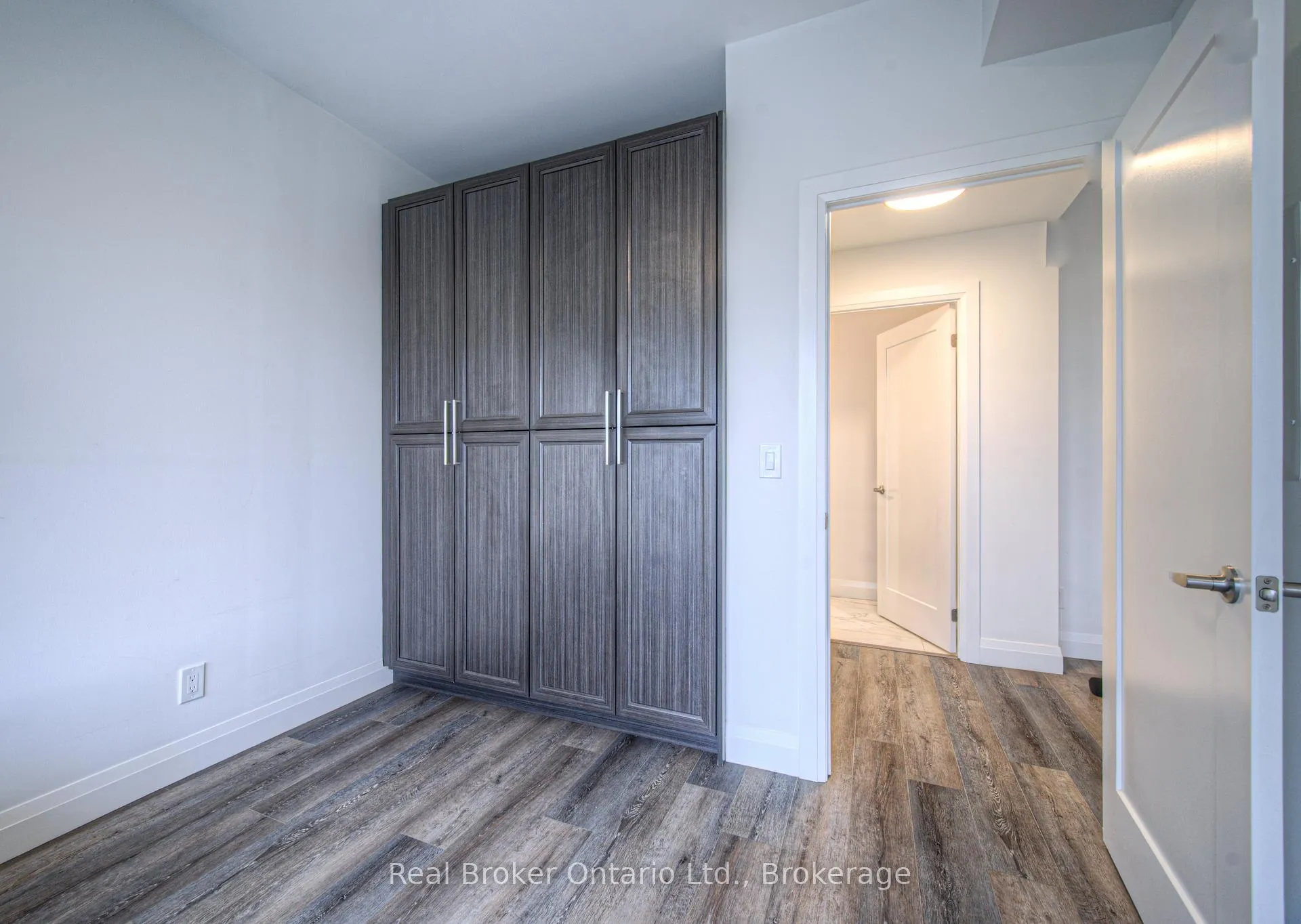 Photo 21 of Unit 705, 500 Brock Avenue, Burlington, Brant — HOMEH