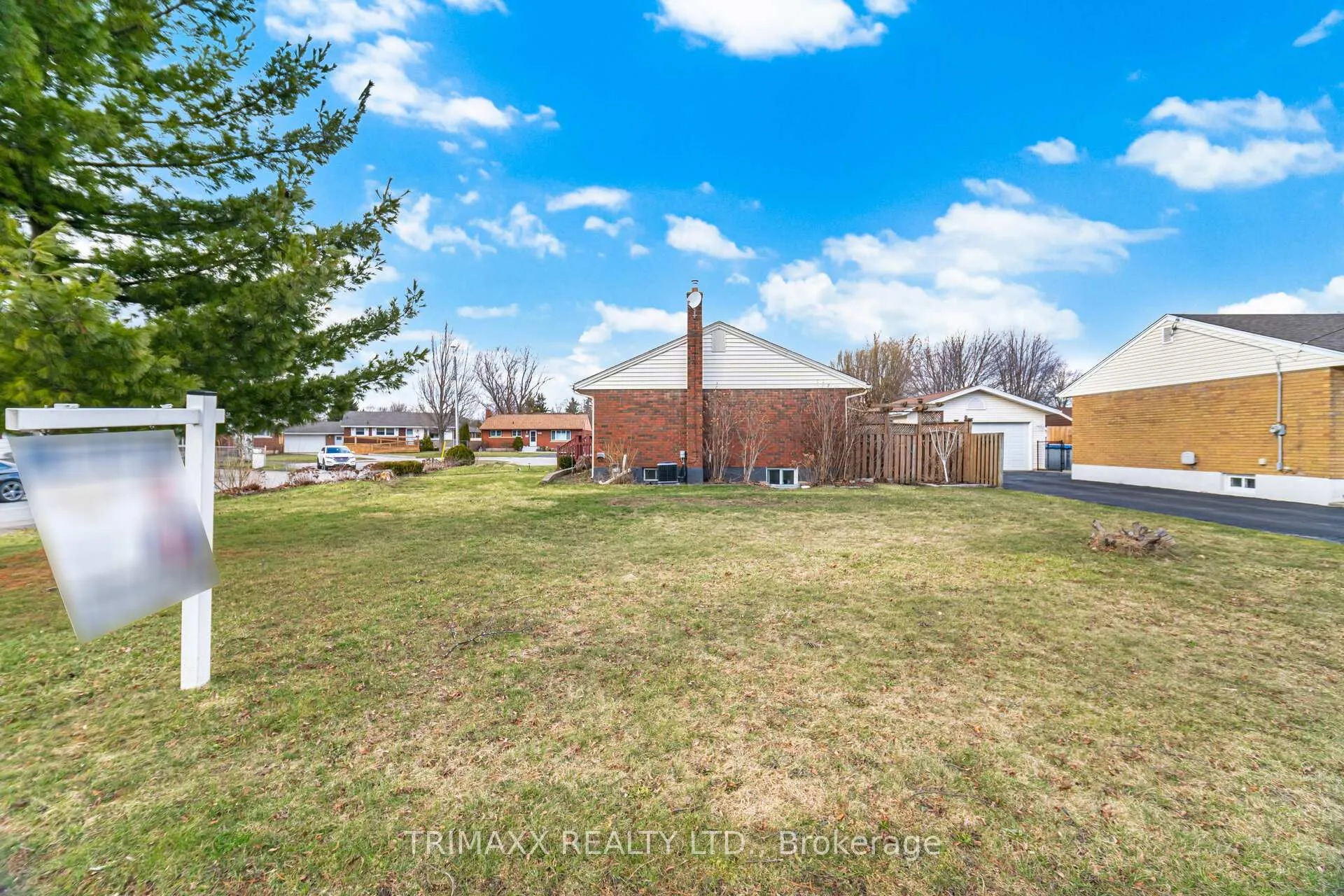 Photo 4 of 3316 Mclaren Crescent, Niagara Falls, Stamford — HOMEH