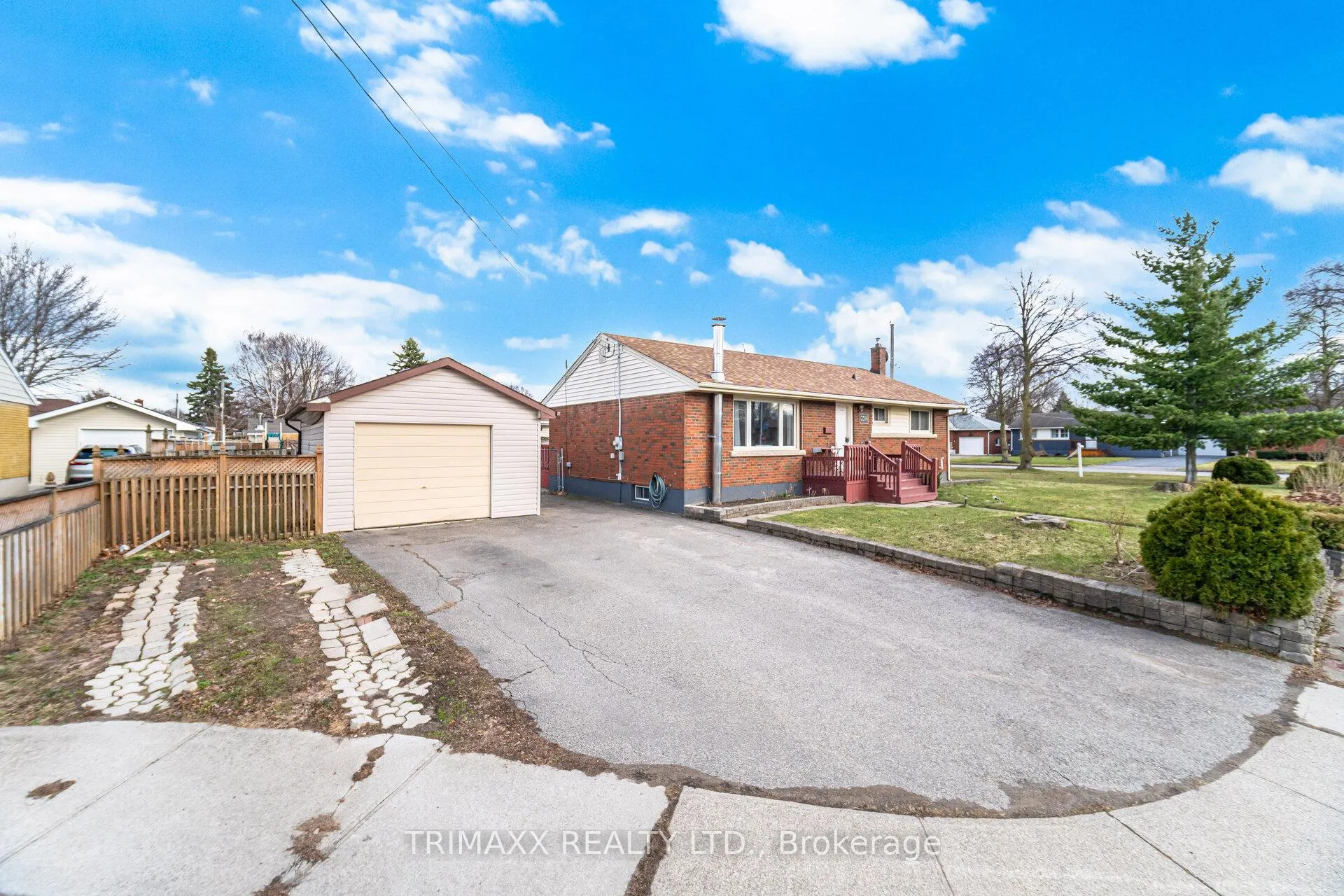 Photo 5 of 3316 Mclaren Crescent, Niagara Falls, Stamford — HOMEH