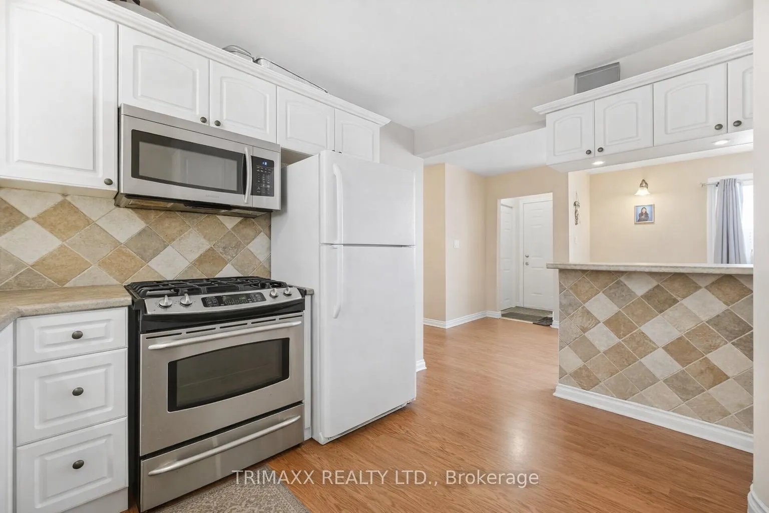 Photo 10 of 3316 Mclaren Crescent, Niagara Falls, Stamford — HOMEH