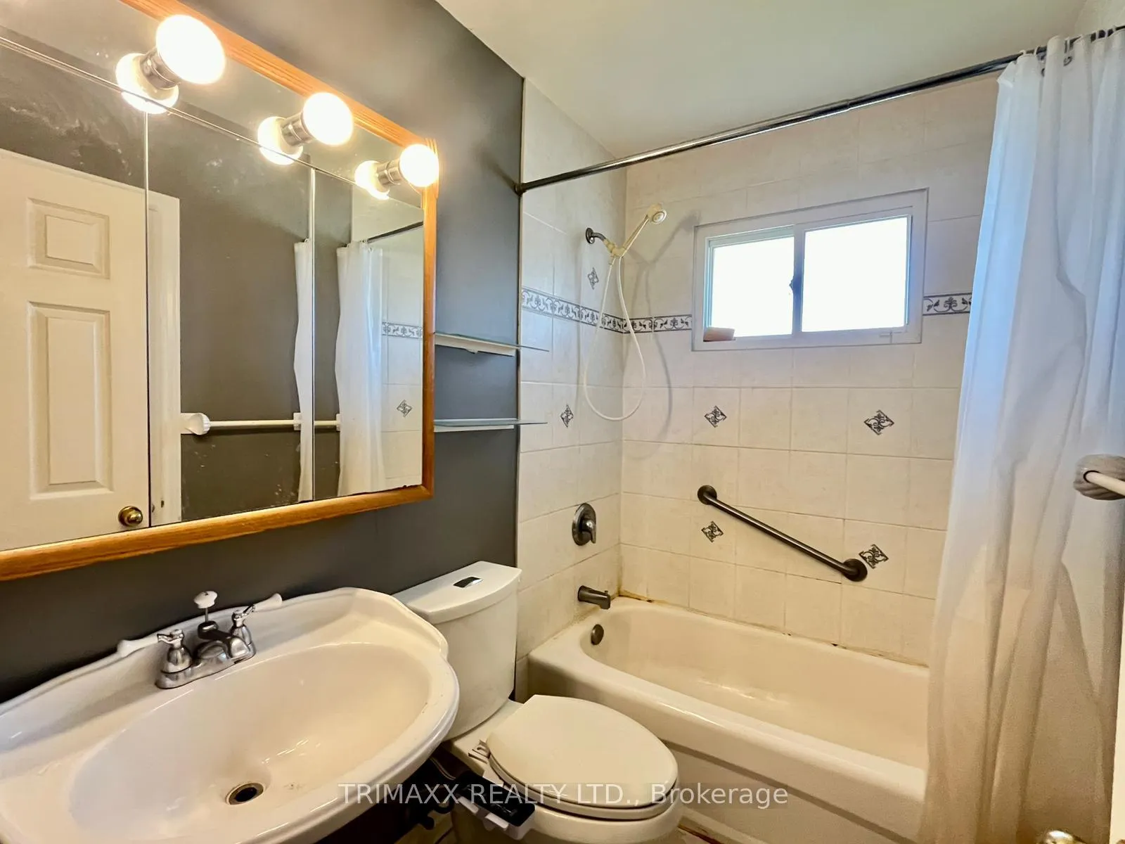 Photo 32 of 3316 Mclaren Crescent, Niagara Falls, Stamford — HOMEH