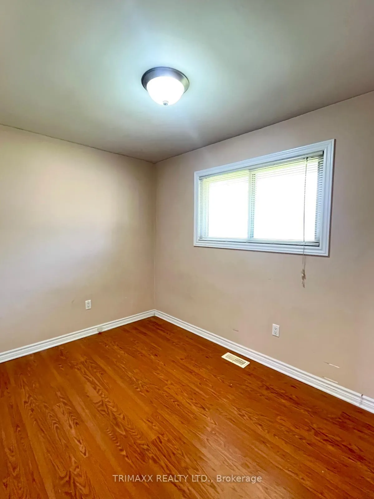 Photo 33 of 3316 Mclaren Crescent, Niagara Falls, Stamford — HOMEH