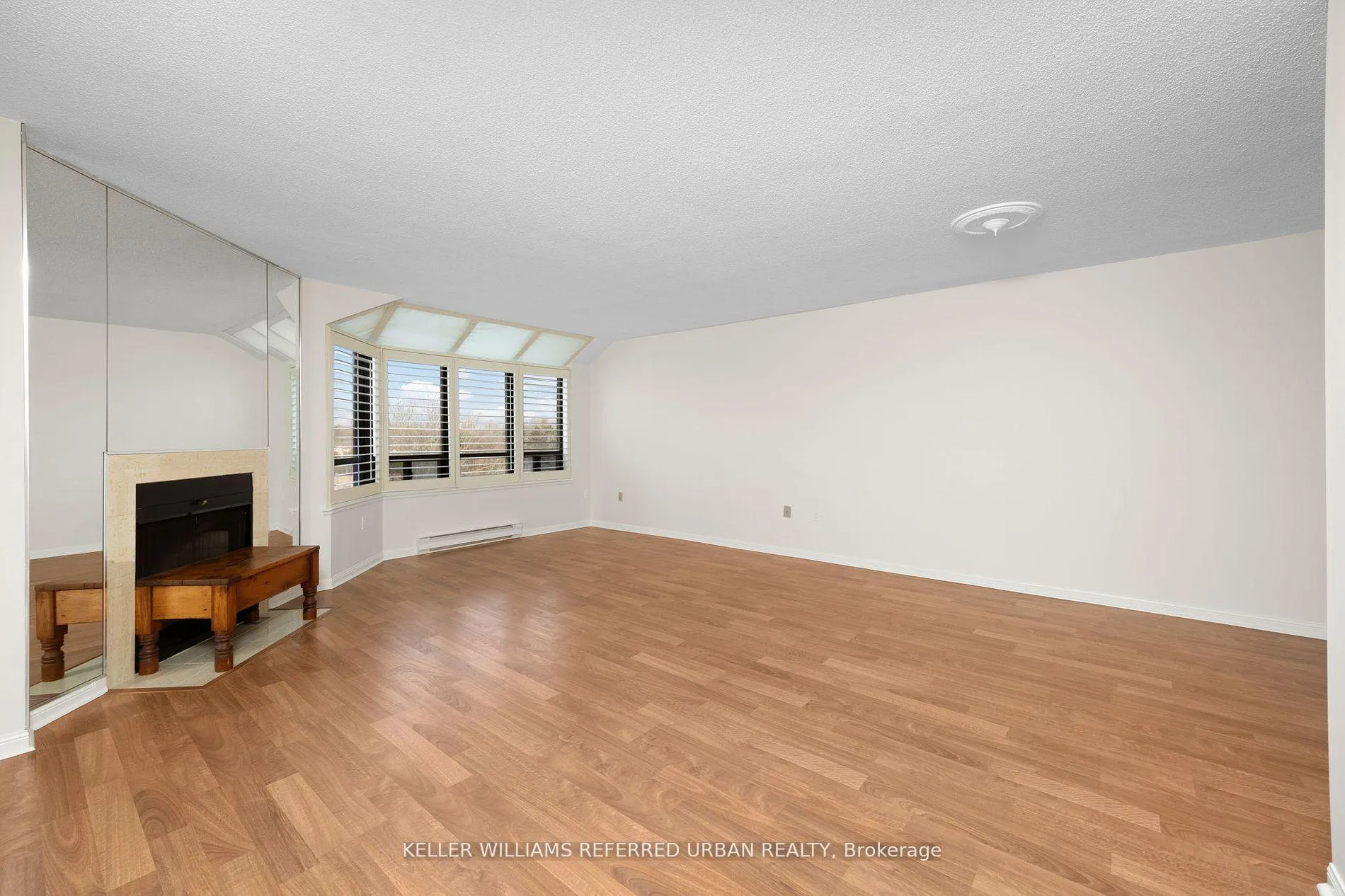 Photo 2 of Unit 522, 255 The Donway, North York, Banbury-Don Mills — HOMEH