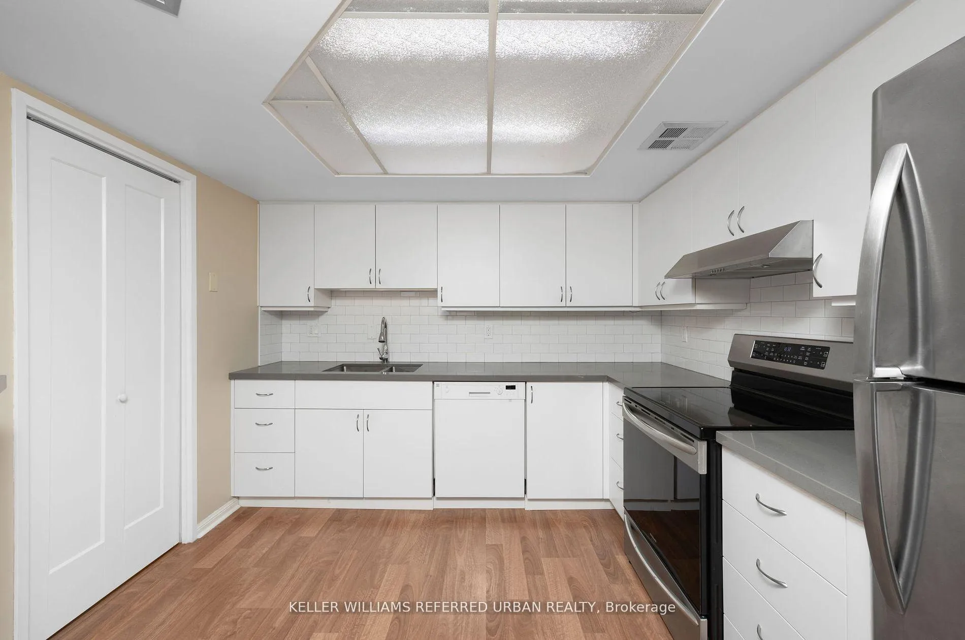 Photo 7 of Unit 522, 255 The Donway, North York, Banbury-Don Mills — HOMEH