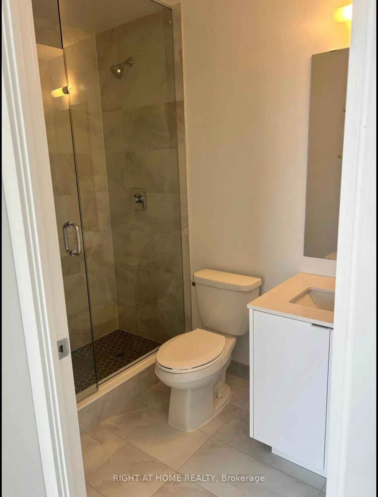 Photo 4 of Unit 1004, 2088 James Street, Burlington, Brant — HOMEH