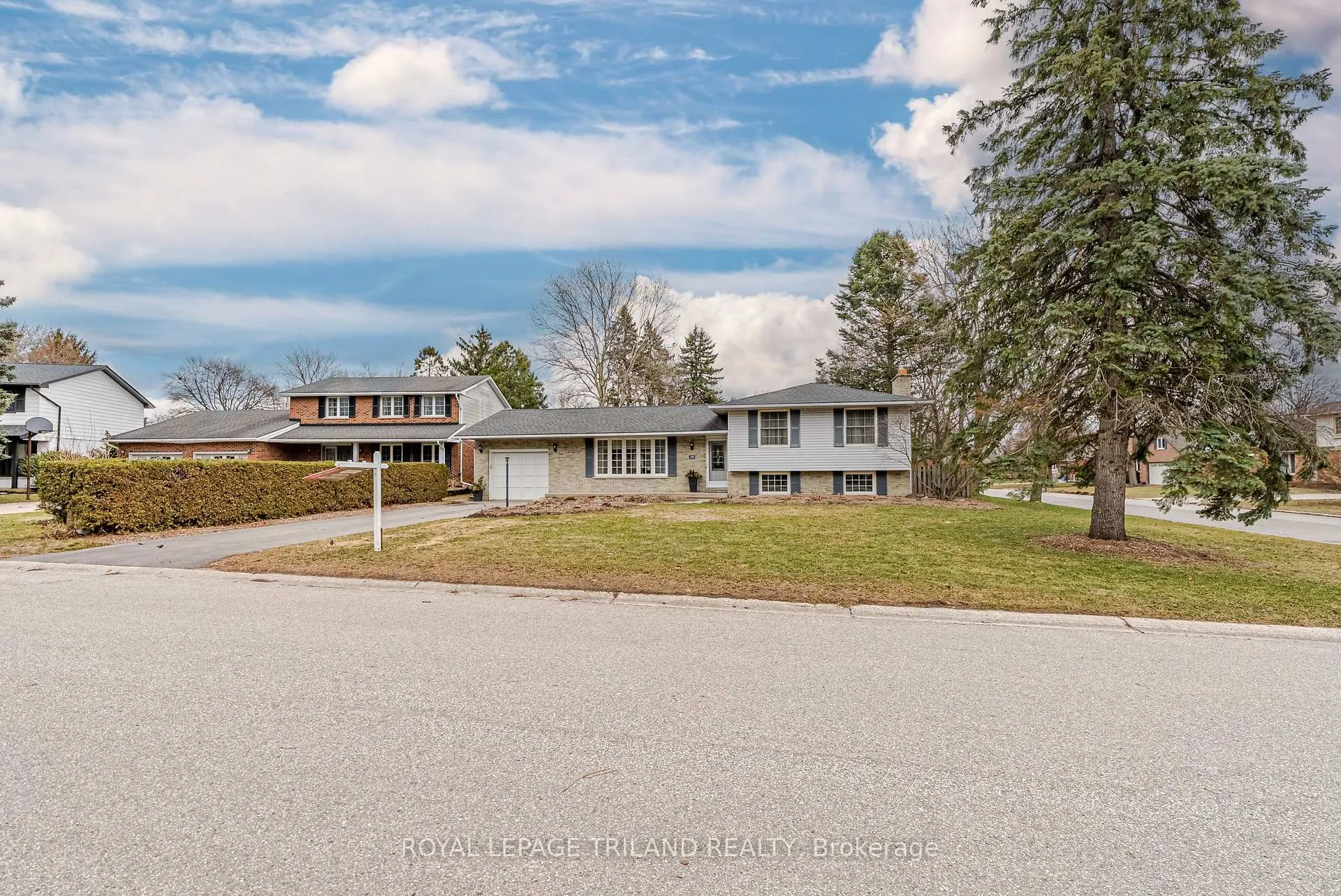 Photo 3 of 188 Canterbury Drive, Thames Centre, Dorchester — HOMEH
