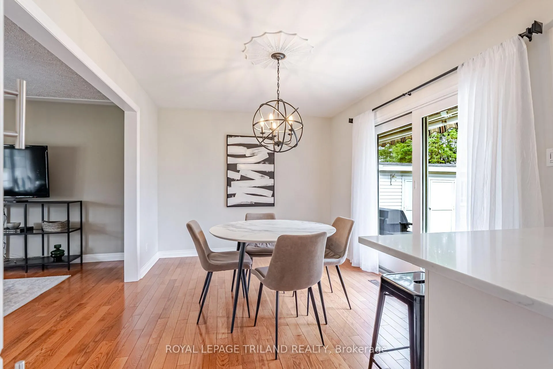 Photo 10 of 188 Canterbury Drive, Thames Centre, Dorchester — HOMEH