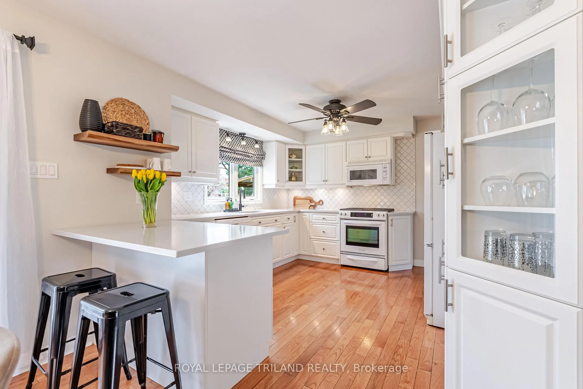 Photo 11 of 188 Canterbury Drive, Thames Centre, Dorchester — HOMEH