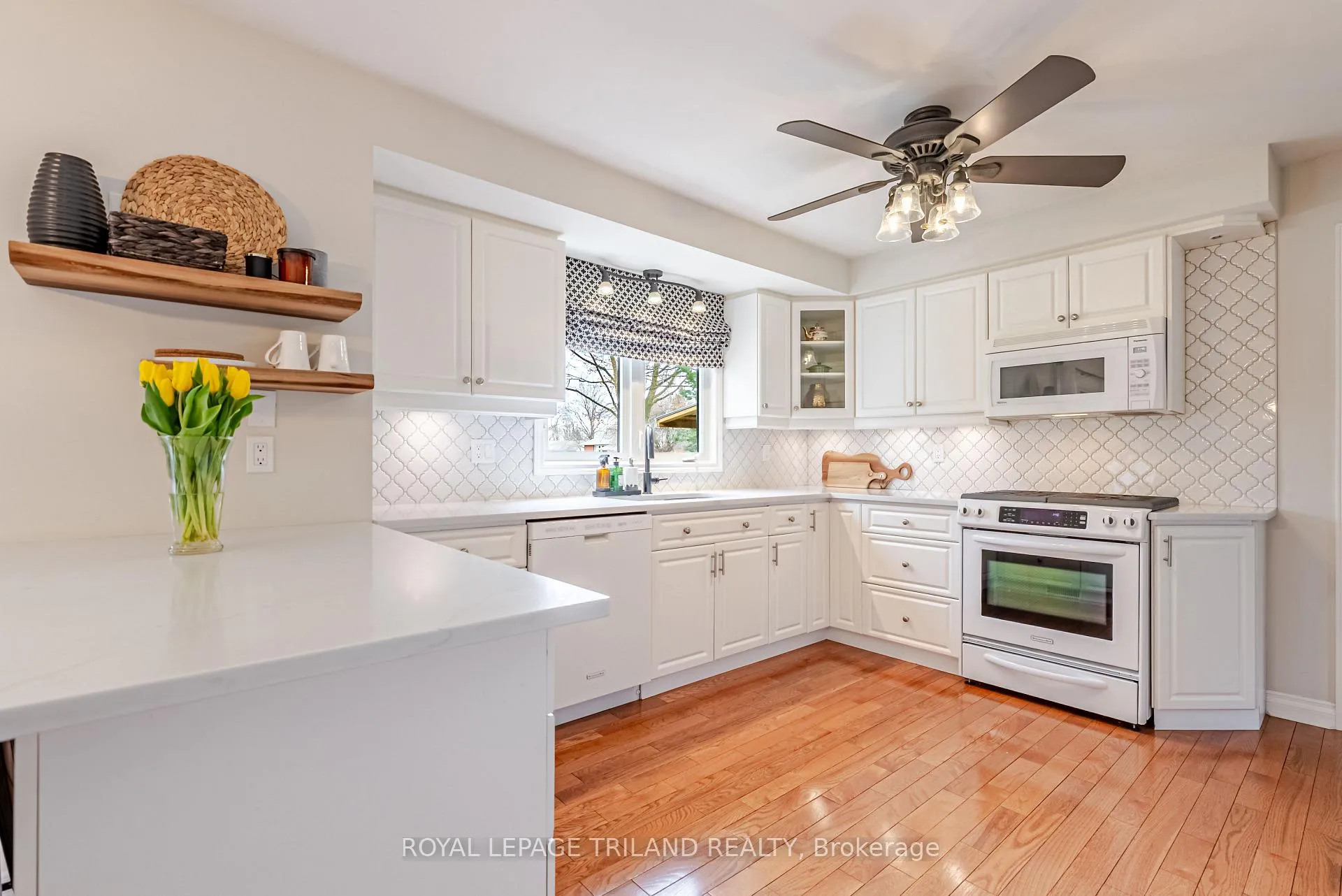 Photo 12 of 188 Canterbury Drive, Thames Centre, Dorchester — HOMEH