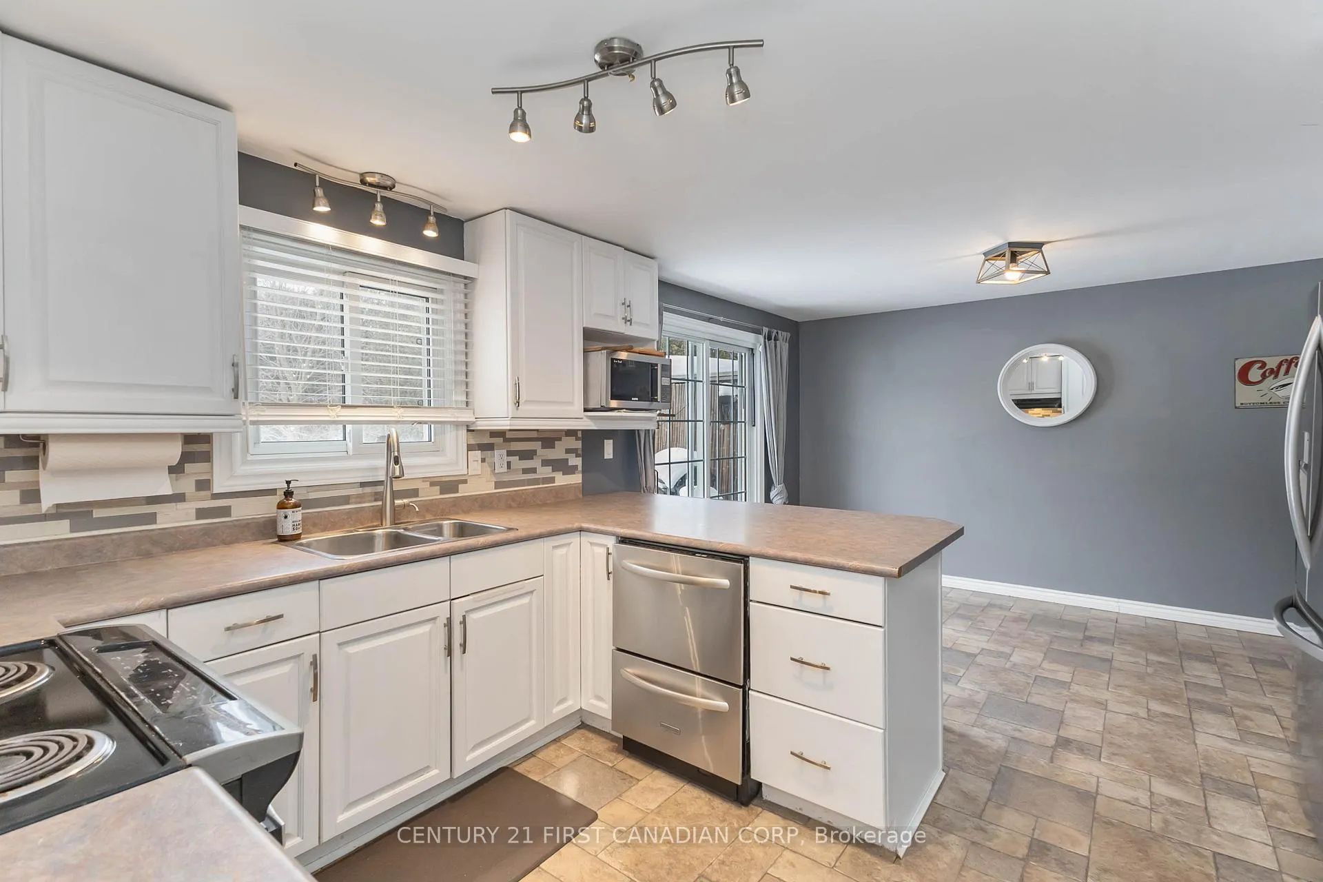 Photo 13 of 234 Union Street, Central Elgin, Belmont — HOMEH