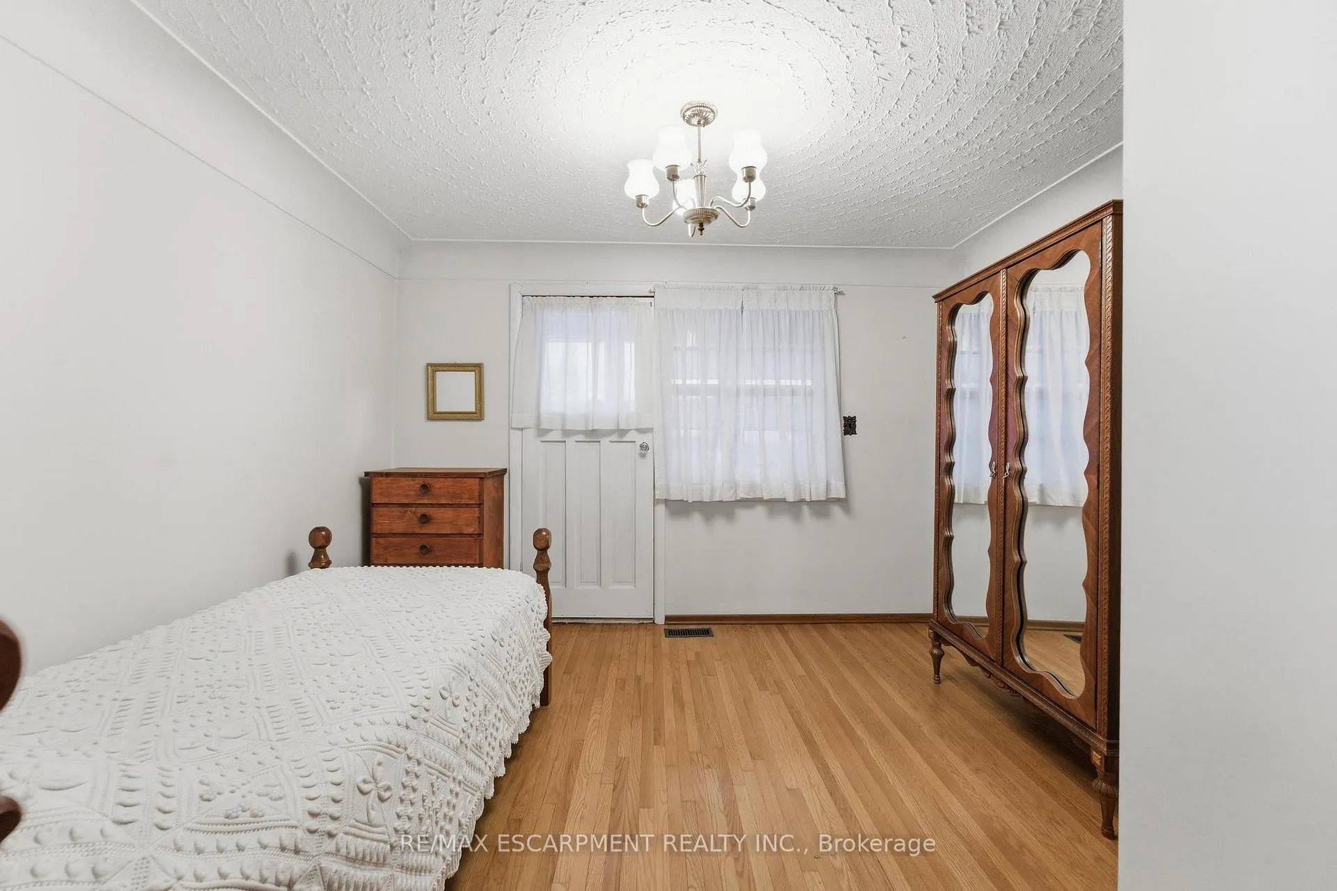 Photo 10 of 314 Hawkridge Avenue, Hamilton, Yeoville — HOMEH
