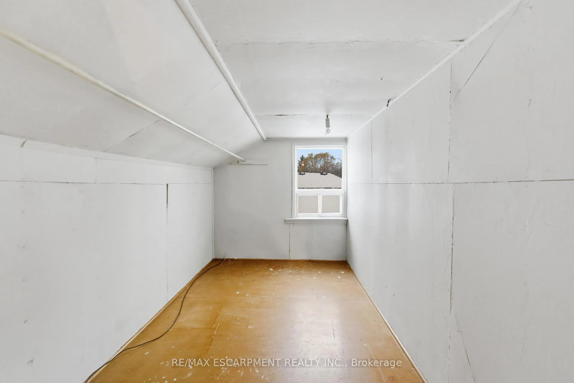 Photo 13 of 314 Hawkridge Avenue, Hamilton, Yeoville — HOMEH