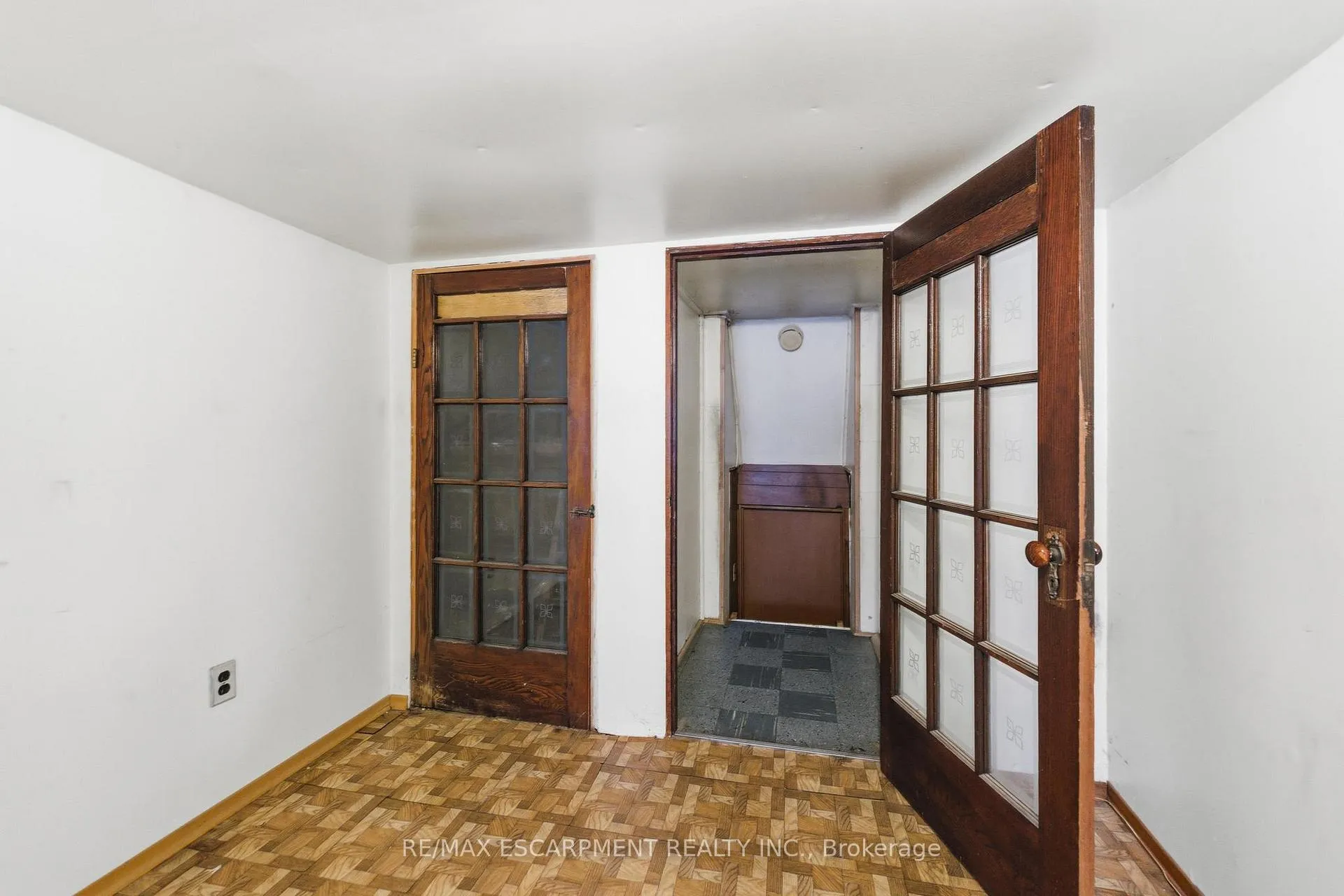 Photo 14 of 314 Hawkridge Avenue, Hamilton, Yeoville — HOMEH