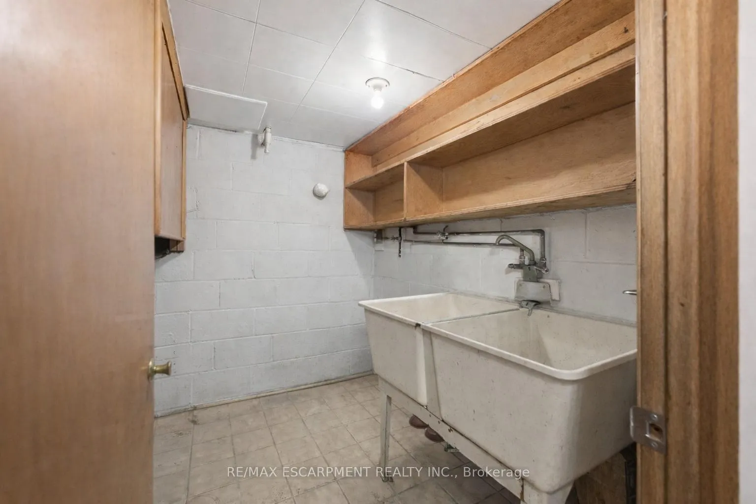 Photo 23 of 314 Hawkridge Avenue, Hamilton, Yeoville — HOMEH