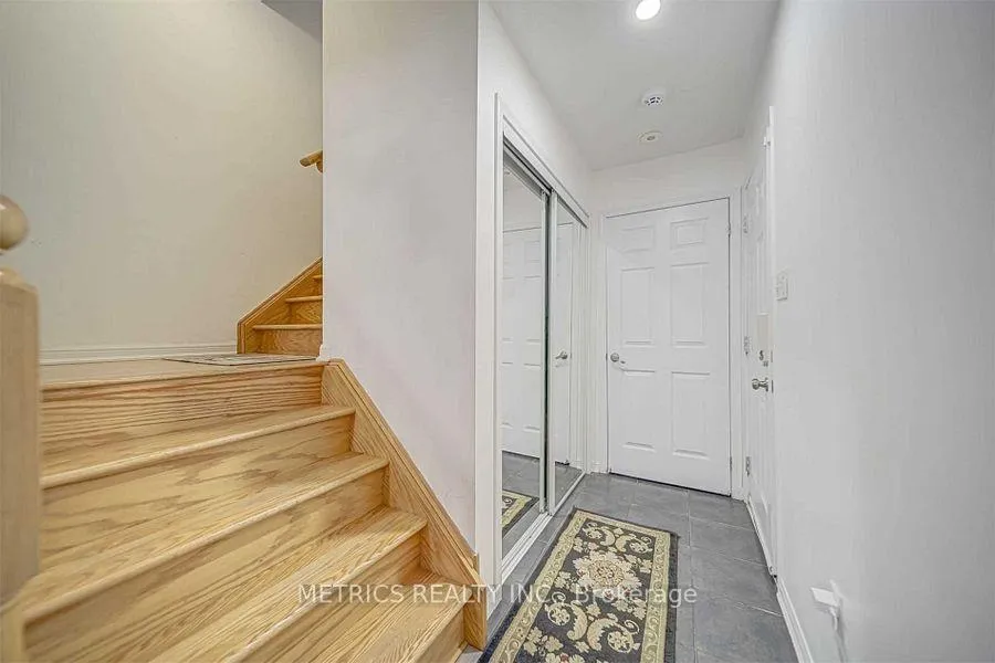 Photo 3 of 81 Mendelssohn Street, Scarborough, Clairlea-Birchmount — HOMEH