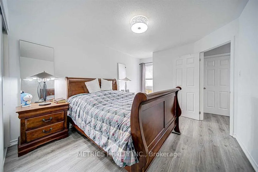 Photo 10 of 81 Mendelssohn Street, Scarborough, Clairlea-Birchmount — HOMEH